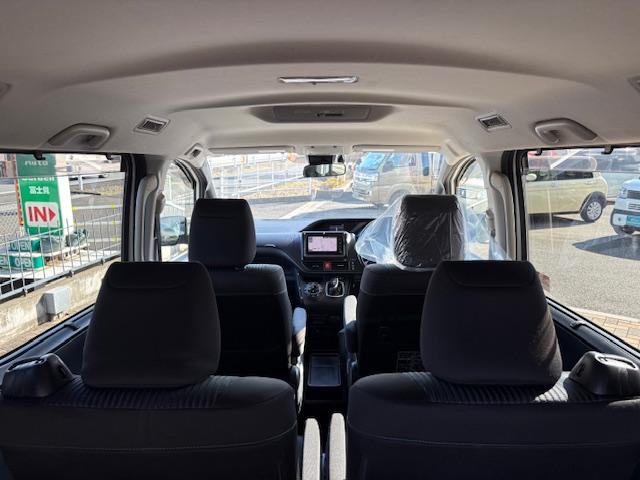 ヴォクシー ハイブリッドＺＳ　ナビ　バックカメラ　フォグライト　純正アルミ　左側電動スライドドア　オートライト　プッシュスタート（21枚目）