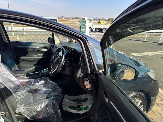 シャトル ハイブリッドX ホンダセンシング インターナビ フルセグTV バックカメラ LEDオートライト オートハイビーム LEDフォグ パドルシフト シートヒーター ホンダセンシング(3枚目)