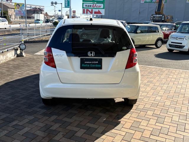 フィット G 純正ナビ バックカメラ オートライト 電動格納式ドアミラー キーレスエントリー 取扱説明書 メンテナンスノート ステアリングオーディオコントロールスイッチ(9枚目)