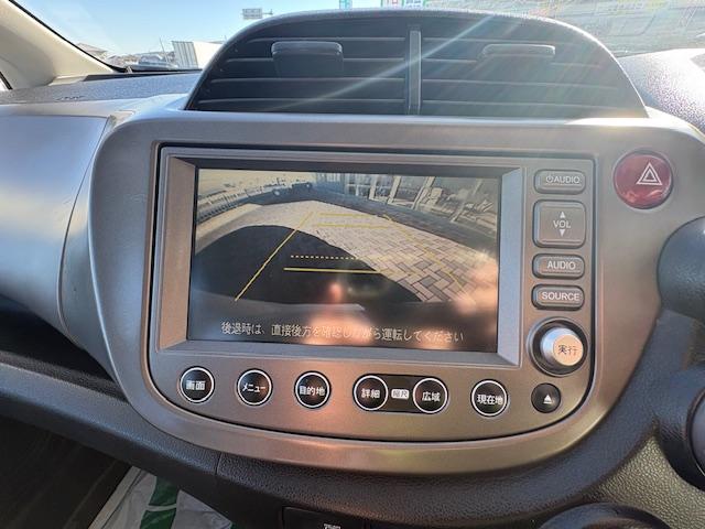 フィット G 純正ナビ バックカメラ オートライト 電動格納式ドアミラー キーレスエントリー 取扱説明書 メンテナンスノート ステアリングオーディオコントロールスイッチ(16枚目)