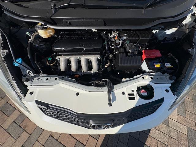 フィット G 純正ナビ バックカメラ オートライト 電動格納式ドアミラー キーレスエントリー 取扱説明書 メンテナンスノート ステアリングオーディオコントロールスイッチ(25枚目)