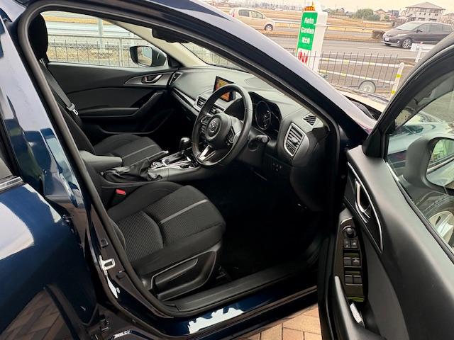 アクセラスポーツ １５Ｓ　プロアクティブ　純正ナビ　地デジＴＶ　バックカメラ　車間認知支援システム　レーンキープアシストシステム　ヘッドアップディスプレイ（2枚目）