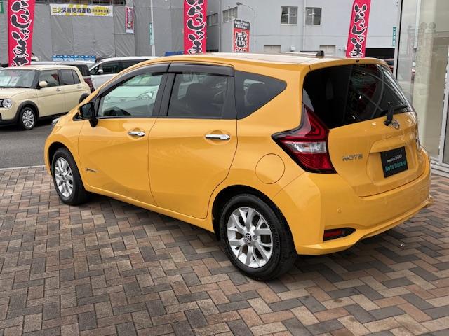 ノート ｅ－パワー　Ｘ　Ｖセレクション　エマージェンシーブレーキ　純正ナビ　地デジＴＶ　アラウンドビューモニタ－　インテリジェントルームミラー　ＬＥＤヘッドライト　ＥＴＣ（10枚目）