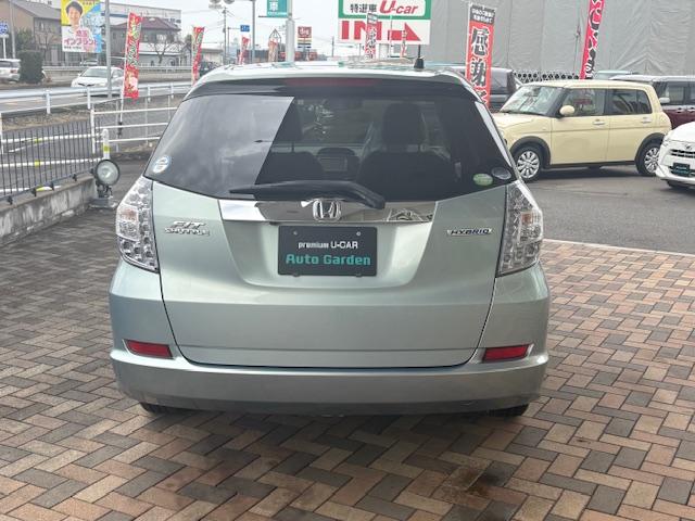 フィットシャトルハイブリッド ハイブリッド・スマートセレクション　純正ナビ　バックカメラ　ワンセグＴＶ　社外アルミ　フォグライト　クルーズコントロール　スペアキー　プライバシーガラス（9枚目）