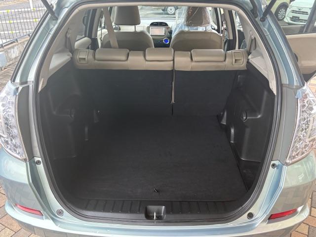 フィットシャトルハイブリッド ハイブリッド・スマートセレクション　純正ナビ　バックカメラ　ワンセグＴＶ　社外アルミ　フォグライト　クルーズコントロール　スペアキー　プライバシーガラス（11枚目）