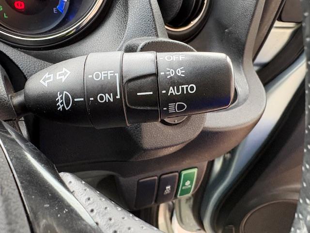 フィットシャトルハイブリッド ハイブリッド・スマートセレクション　純正ナビ　バックカメラ　ワンセグＴＶ　社外アルミ　フォグライト　クルーズコントロール　スペアキー　プライバシーガラス（23枚目）