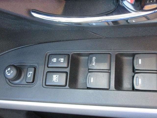 ＳＸ４ Ｓクロス ベースグレード　クルーズコントロール／Ｂｌｕｅｔｏｏｔｈオーディオ付きナビ／走行モード切替／センターデフロック／デジタルインナーミラー／フルセグＴＶ／シートヒーター／ＥＴＣ／ダウンサス／ＣＤ／ＤＶＤ（31枚目）