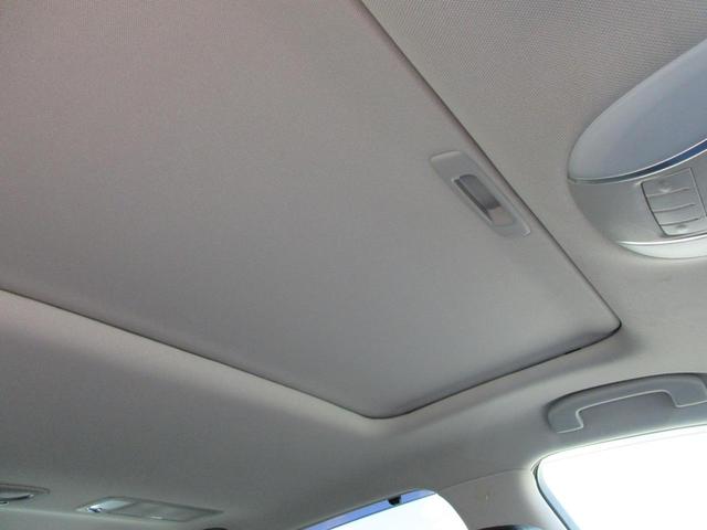 シーマ ハイブリッド　【修復歴無し】サンルーフ　クルーズコントロール　Ｂｌｕｅｔｏｏｔｈオーディオ付きナビ　運転席・助手席パワーシート　シートメモリー　ハーフレザーシート　電動リアサンシェード　走行モード切替　ＥＴＣ（22枚目）