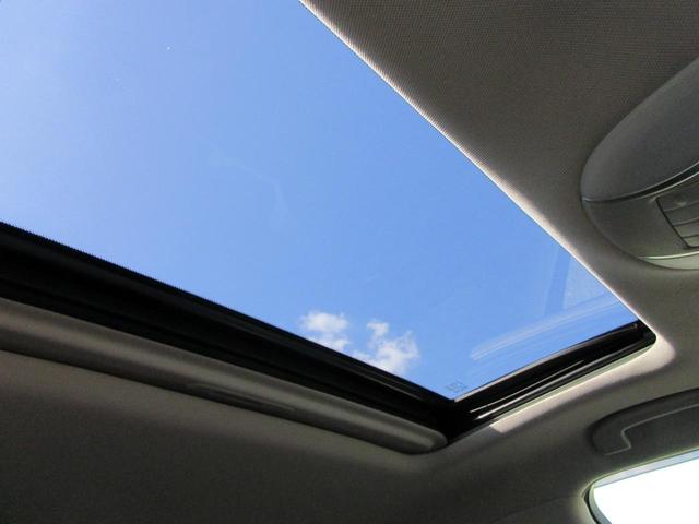 シーマ ハイブリッド　【修復歴無し】サンルーフ　クルーズコントロール　Ｂｌｕｅｔｏｏｔｈオーディオ付きナビ　運転席・助手席パワーシート　シートメモリー　ハーフレザーシート　電動リアサンシェード　走行モード切替　ＥＴＣ（23枚目）