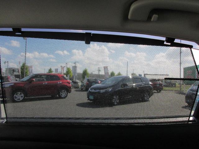 シーマ ハイブリッド　【修復歴無し】サンルーフ　クルーズコントロール　Ｂｌｕｅｔｏｏｔｈオーディオ付きナビ　運転席・助手席パワーシート　シートメモリー　ハーフレザーシート　電動リアサンシェード　走行モード切替　ＥＴＣ（27枚目）