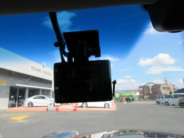 シーマ ハイブリッド　【修復歴無し】サンルーフ　クルーズコントロール　Ｂｌｕｅｔｏｏｔｈオーディオ付きナビ　運転席・助手席パワーシート　シートメモリー　ハーフレザーシート　電動リアサンシェード　走行モード切替　ＥＴＣ（37枚目）