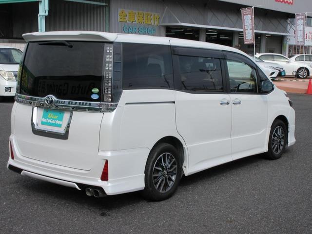 ヴォクシー ＺＳ　【修復歴無し】モデリスタエアロ　１１インチ後席モニター　純正９インチナビ・フルセグＴＶ　両側電動スライドドア　ＬＥＤヘッドライト　バックカメラ　ＥＴＣ（5枚目）