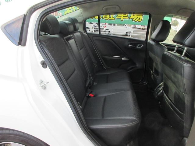 グレイス ハイブリッドＥＸ　黒本革シート／モデューロフルエアロ／運転席・助手席シートヒーター／ＬＥＤヘッドライト／ＥＴＣ／Ｂｌｕｅｔｏｏｔｈオーディオ付きナビ／クルーズコントロール／１６インチＡＷ／プッシュスタート（15枚目）