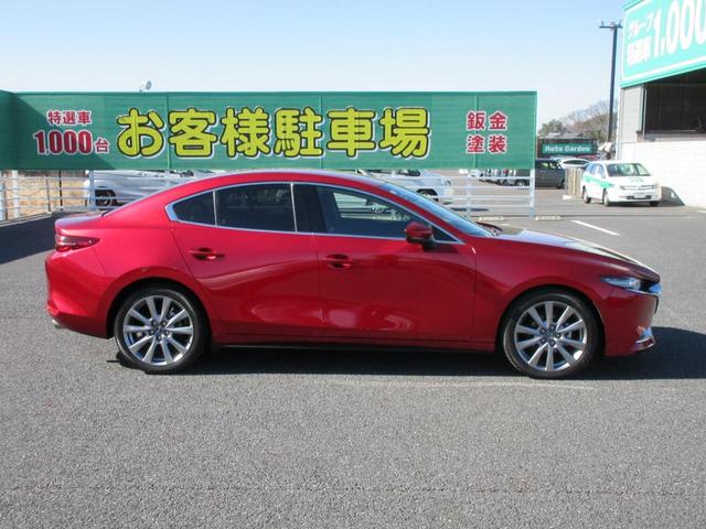ＭＡＺＤＡ３セダン ２０Ｓプロアクティブ　ツーリングセレクション　レーダークルーズコントロール　運転席助手席シートヒーター　３６０度カメラ　電子パーキングブレーキ　Ｂｌｕｅｔｏｏｔｈ対応ナビオーディオ　フルセグＴＶ　ＣＤ　ＤＶＤ　ＥＴＣ　シートメモリー機能　ドラレコ（4枚目）
