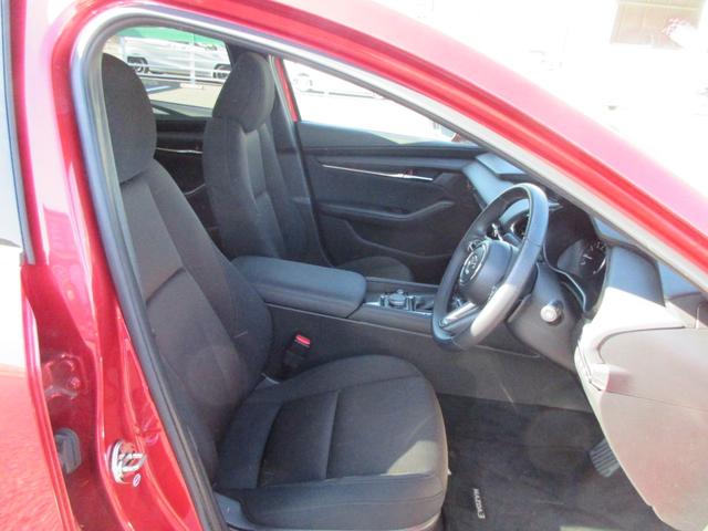 ＭＡＺＤＡ３セダン ２０Ｓプロアクティブ　ツーリングセレクション　レーダークルーズコントロール　運転席助手席シートヒーター　３６０度カメラ　電子パーキングブレーキ　Ｂｌｕｅｔｏｏｔｈ対応ナビオーディオ　フルセグＴＶ　ＣＤ　ＤＶＤ　ＥＴＣ　シートメモリー機能　ドラレコ（12枚目）