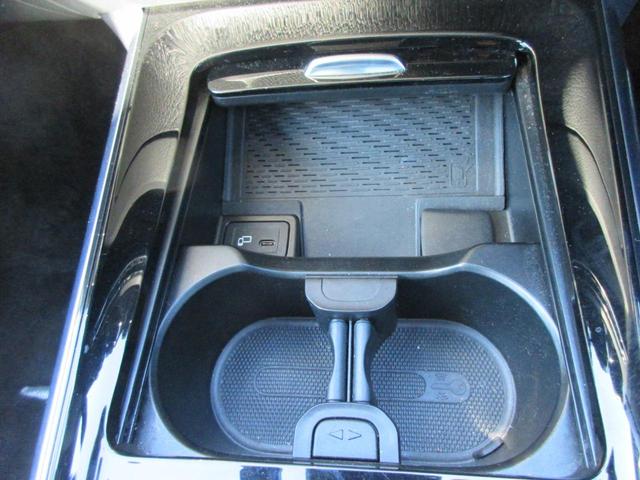 Ｂクラス Ｂ１８０　ＡＭＧライン　パワーシート／シートメモリー／シートヒーター／パワーバックドア／ＥＴＣ／Ｂカメラ／電動パーキング／全方位カメラ／ヘッドアップディスプレイ／ハーフレザーシート／フルセグ／純正１８インチアルミ（28枚目）