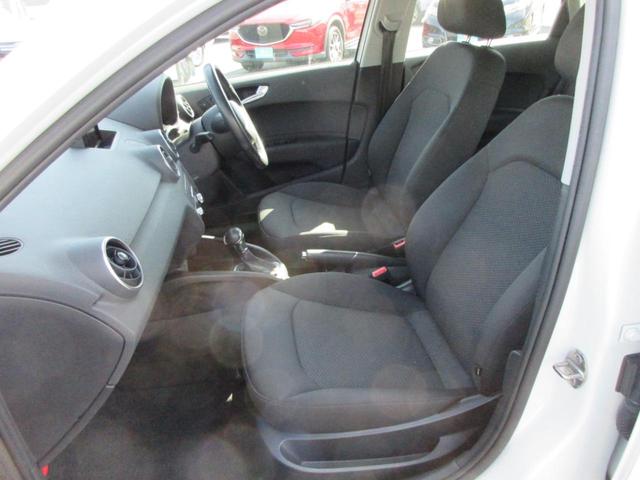 Ａ１スポーツバック １．０ＴＦＳＩ　【修復歴なし】Ｂｌｕｅｔｏｏｔｈオーディオ付きナビ／ＥＴＣ／プッシュスタート／ＣＤ／ＤＶＤ／１５インチアルミホイール（12枚目）