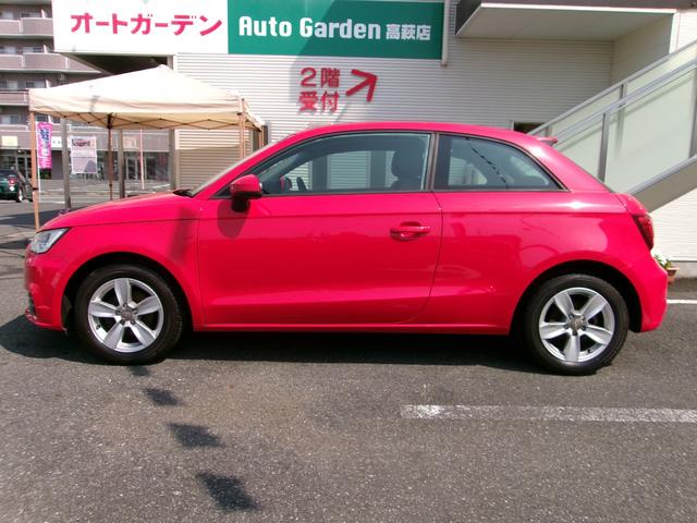 Ａ１ １．０ＴＦＳＩ　【修復歴なし】純正ナビ　ＴＶ付き　ＥＴＣ　Ｂｌｕｅｔｏｏｔｈ対応オーディオ　ステアリングリモコン　アイドリングストップ　純正アルミ　キーレスエントリー　ライトウォッシャー（4枚目）