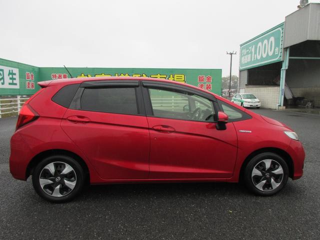 フィットハイブリッド Ｆコンフォートエディション　【修復歴無し】純正ＳＤナビ・フルセグＴＶ　バックカメラ　ビルトインＥＴＣ　純正ドライブレコーダー　前席シートヒーター　ホンダセンシング　クルーズコントロール　ＬＥＤヘッドライト・フォグ　スマートキー（6枚目）