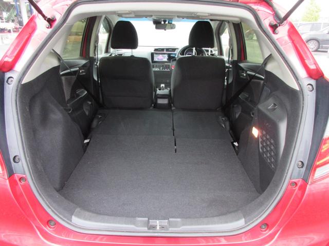 フィットハイブリッド Ｆコンフォートエディション　【修復歴無し】純正ＳＤナビ・フルセグＴＶ　バックカメラ　ビルトインＥＴＣ　純正ドライブレコーダー　前席シートヒーター　ホンダセンシング　クルーズコントロール　ＬＥＤヘッドライト・フォグ　スマートキー（12枚目）