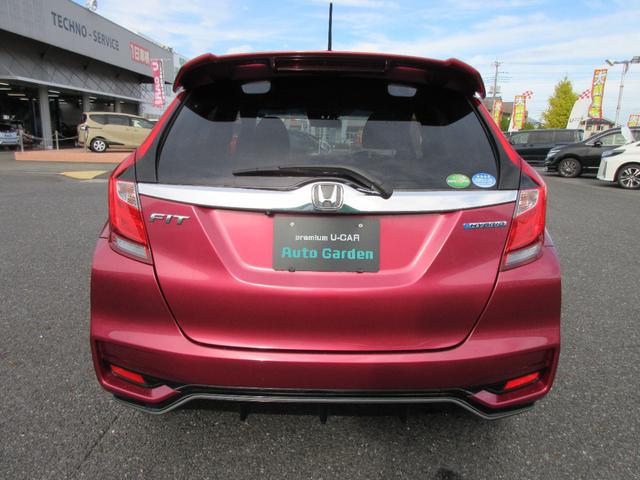 フィットハイブリッド Ｓ　ホンダセンシング　純正ＳＤナビ・フルセグＴＶ　バックカメラ　ビルトインＥＴＣ　パドルシフト　ホンダセンシング　社外ドライブレコーダー　クルーズコントロール　純正１６インチＡＷ　ＬＥＤヘッドライト　ＬＥＤフォグランプ（4枚目）