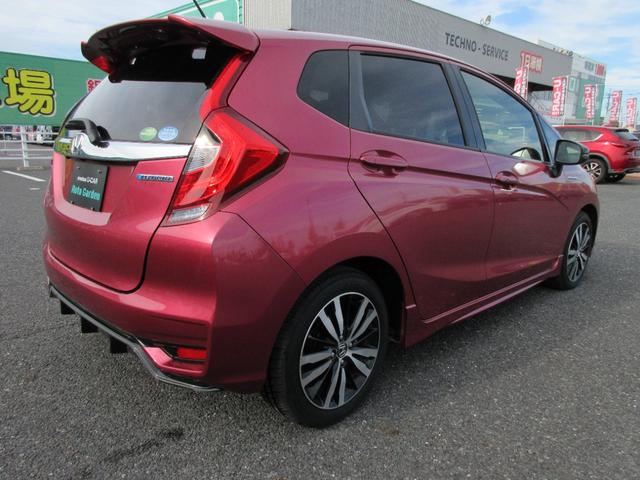 フィットハイブリッド Ｓ　ホンダセンシング　純正ＳＤナビ・フルセグＴＶ　バックカメラ　ビルトインＥＴＣ　パドルシフト　ホンダセンシング　社外ドライブレコーダー　クルーズコントロール　純正１６インチＡＷ　ＬＥＤヘッドライト　ＬＥＤフォグランプ（5枚目）