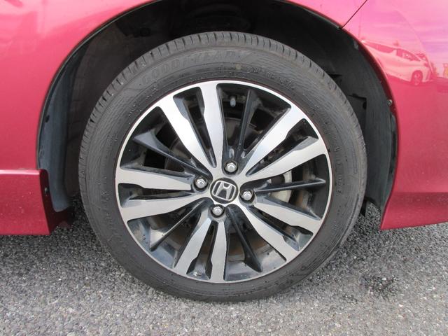 フィットハイブリッド Ｓ　ホンダセンシング　純正ＳＤナビ・フルセグＴＶ　バックカメラ　ビルトインＥＴＣ　パドルシフト　ホンダセンシング　社外ドライブレコーダー　クルーズコントロール　純正１６インチＡＷ　ＬＥＤヘッドライト　ＬＥＤフォグランプ（9枚目）