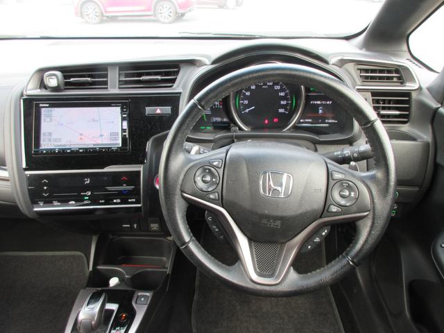 フィットハイブリッド Ｓ　ホンダセンシング　純正ＳＤナビ・フルセグＴＶ　バックカメラ　ビルトインＥＴＣ　パドルシフト　ホンダセンシング　社外ドライブレコーダー　クルーズコントロール　純正１６インチＡＷ　ＬＥＤヘッドライト　ＬＥＤフォグランプ（15枚目）