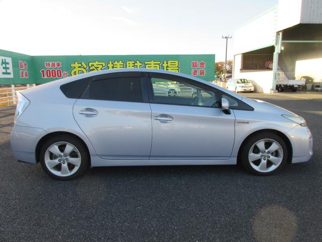 プリウス Sツーリングセレクション 修復歴無し 純正HDDナビ・フルセグTV バックカメラ ビルトインETC LEDヘッドライト 純正17インチAW 本革巻ステアリング オールオートPW ワンオーナー(6枚目)