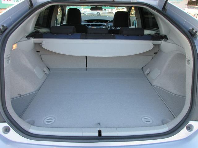 プリウス Sツーリングセレクション 修復歴無し 純正HDDナビ・フルセグTV バックカメラ ビルトインETC LEDヘッドライト 純正17インチAW 本革巻ステアリング オールオートPW ワンオーナー(12枚目)