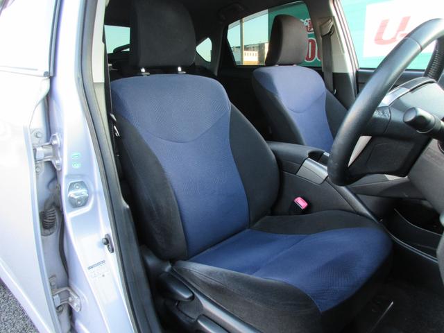 プリウス Sツーリングセレクション 修復歴無し 純正HDDナビ・フルセグTV バックカメラ ビルトインETC LEDヘッドライト 純正17インチAW 本革巻ステアリング オールオートPW ワンオーナー(20枚目)