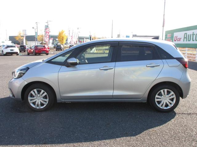 フィット ｅ：ＨＥＶホーム　【修復歴無し】純正９インチＳＤナビ・フルセグＴＶ　バックカメラ　ＥＴＣ　純正前後ドライブレコーダー　ホンダセンシング　ＡＡＣ　レーダークルーズコントロール　ＬＥＤヘッドライト　前後クリアランスソナー（2枚目）