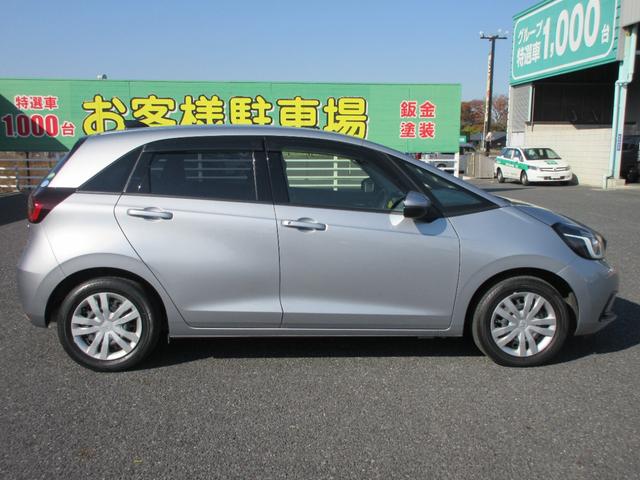 フィット ｅ：ＨＥＶホーム　【修復歴無し】純正９インチＳＤナビ・フルセグＴＶ　バックカメラ　ＥＴＣ　純正前後ドライブレコーダー　ホンダセンシング　ＡＡＣ　レーダークルーズコントロール　ＬＥＤヘッドライト　前後クリアランスソナー（6枚目）