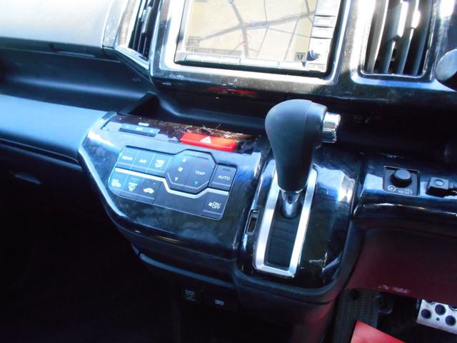 ステップワゴンスパーダ Z TEIN車高調キット 社外18インチアルミ 社外マフラー インターHDDナビ フリップダウンモニター バックカメラ 両側パワースライドドア ETC HIDヘッドライト スマートキー パドルシフト(7枚目)