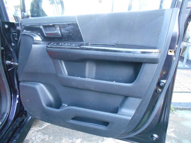 ステップワゴンスパーダ Z TEIN車高調キット 社外18インチアルミ 社外マフラー インターHDDナビ フリップダウンモニター バックカメラ 両側パワースライドドア ETC HIDヘッドライト スマートキー パドルシフト(14枚目)