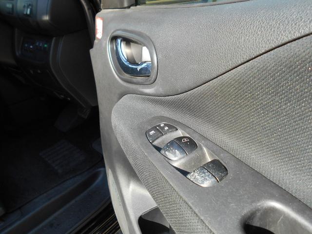 セレナ ハイウェイスターＳ－ＨＶアドバンスドセーフティパック　エマージェンシーブレーキ　レーンキープアシスト　純正ＳＤナビ　フリップダウンモニター　アラウンドビューモニター　両側パワースライドドア　ＥＴＣ　ＬＥＤヘッドライト　純正１６インチアルミ（14枚目）