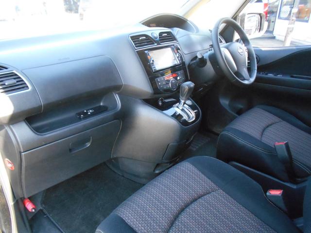 セレナ ハイウェイスターＳ－ＨＶアドバンスドセーフティパック　エマージェンシーブレーキ　レーンキープアシスト　純正ＳＤナビ　フリップダウンモニター　アラウンドビューモニター　両側パワースライドドア　ＥＴＣ　ＬＥＤヘッドライト　純正１６インチアルミ（20枚目）