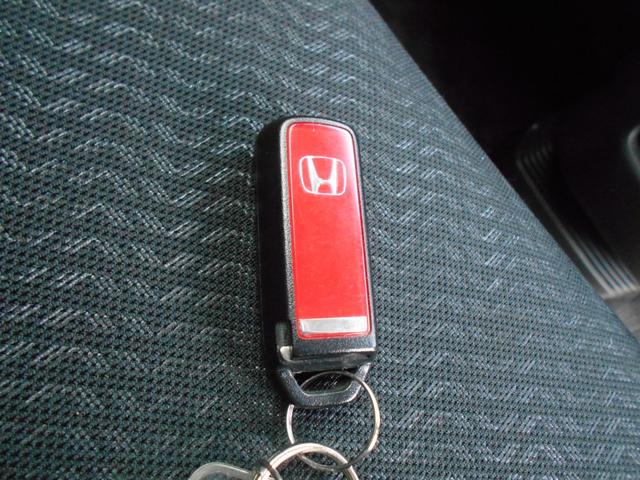 N-BOXカスタム 2トーンカラースタイル G SSパッケージ クラリオンメモリーナビ Bluetooth ETC 両側パワースライドドア HIDヘッドライト 純正ブラック14インチアルミ スマートキー&プッシュスタート アイドリングストップ(5枚目)