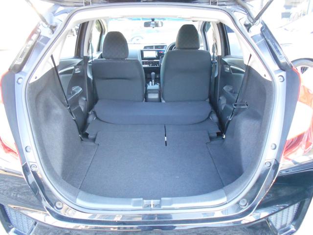 フィット １３Ｇ・Ｌパッケージ　アイドリングストップ　ギャザズインターナビ　Ｂｌｕｅｔｏｏｔｈ　バックカメラ　ＥＴＣ　スマートキー＆プッシュスタート　ステアリングリモコン　ＬＥＤヘッドライト　ＬＥＤフォグライト（24枚目）