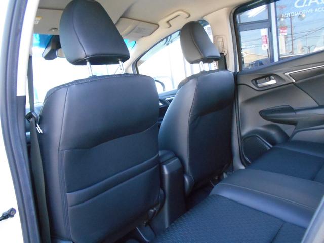 フィットハイブリッド Ｌパッケージ　アイドリングストップ　ギャザズインターナビ　Ｂｌｕｅｔｏｏｔｈ　バックカメラ　ＥＴＣ　前後２カメラドライブレコーダー　スマートキー　クルーズコントロール　ステアリングリモコン　ＬＥＤヘッドライト（22枚目）