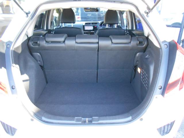 フィットハイブリッド Ｌパッケージ　アイドリングストップ　ギャザズインターナビ　Ｂｌｕｅｔｏｏｔｈ　バックカメラ　ＥＴＣ　前後２カメラドライブレコーダー　スマートキー　クルーズコントロール　ステアリングリモコン　ＬＥＤヘッドライト（24枚目）