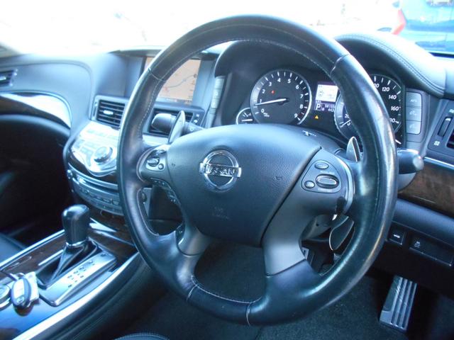 フーガ ３７０ＧＴ　タイプＳ　オプションエアロバンパー　トランクスポイラー　社外２０インチアルミ　ブラックハーフレザーシート　純正ＨＤＤナビ　サイド＆バックカメラ　ビルトインＥＴＣ　パドルシフトマチック　助手席オットマン（8枚目）