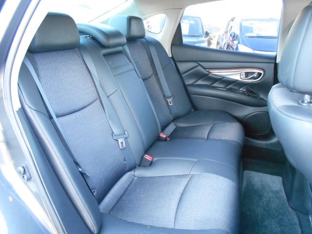 フーガ ３７０ＧＴ　タイプＳ　オプションエアロバンパー　トランクスポイラー　社外２０インチアルミ　ブラックハーフレザーシート　純正ＨＤＤナビ　サイド＆バックカメラ　ビルトインＥＴＣ　パドルシフトマチック　助手席オットマン（18枚目）