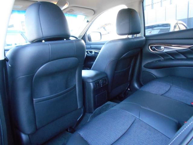 フーガ ３７０ＧＴ　タイプＳ　オプションエアロバンパー　トランクスポイラー　社外２０インチアルミ　ブラックハーフレザーシート　純正ＨＤＤナビ　サイド＆バックカメラ　ビルトインＥＴＣ　パドルシフトマチック　助手席オットマン（23枚目）