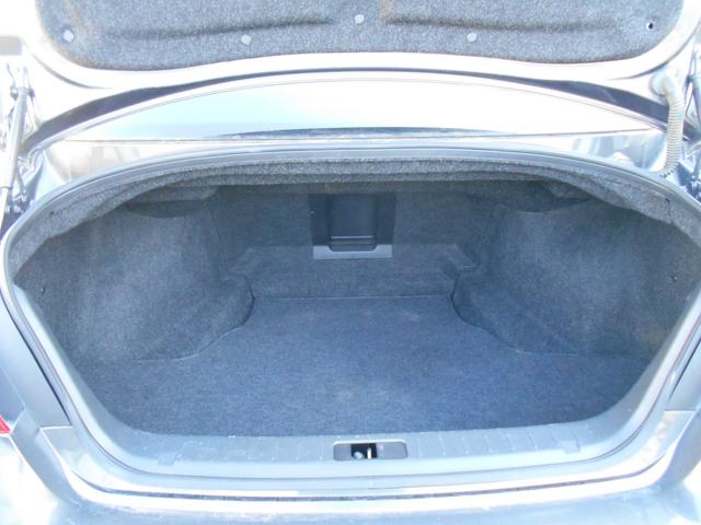 フーガ ３７０ＧＴ　タイプＳ　オプションエアロバンパー　トランクスポイラー　社外２０インチアルミ　ブラックハーフレザーシート　純正ＨＤＤナビ　サイド＆バックカメラ　ビルトインＥＴＣ　パドルシフトマチック　助手席オットマン（26枚目）