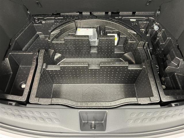 C-HR G LEDエディション 整備記録簿 プリクラッシュセーフティー 横滑り防止機能 Bカメ 地デジ LEDヘッドライト 盗難防止装置 AAC スマートキー DVD再生可 デュアルエアバッグ ワンオーナー キーフリー ABS(24枚目)