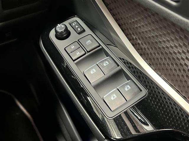 C-HR G LEDエディション 整備記録簿 プリクラッシュセーフティー 横滑り防止機能 Bカメ 地デジ LEDヘッドライト 盗難防止装置 AAC スマートキー DVD再生可 デュアルエアバッグ ワンオーナー キーフリー ABS(29枚目)