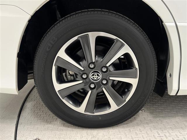 ノア Si ダブルバイビーII 横滑防止装置 PCS スマートキ- 整備記録簿 Wエアコン Bモニター DVD再生可 フルセグテレビ ETC付き アイドリングS オートエアコン PS クルーズC ナビ&TV PW ウォークスルー(8枚目)