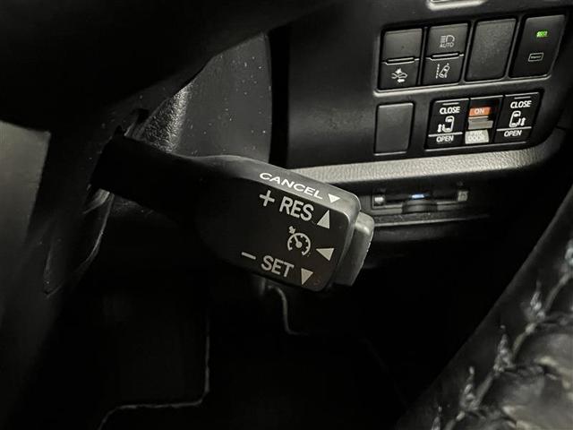 ノア Si ダブルバイビーII 横滑防止装置 PCS スマートキ- 整備記録簿 Wエアコン Bモニター DVD再生可 フルセグテレビ ETC付き アイドリングS オートエアコン PS クルーズC ナビ&TV PW ウォークスルー(13枚目)