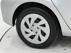 タイヤサイズは１８５／６０Ｒ１５！残り溝は５ミリ程度です！ 5